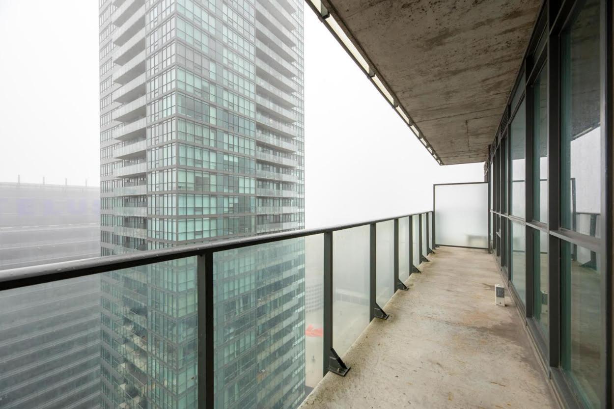 Skyline Elegance Condo Toronto Kültér fotó