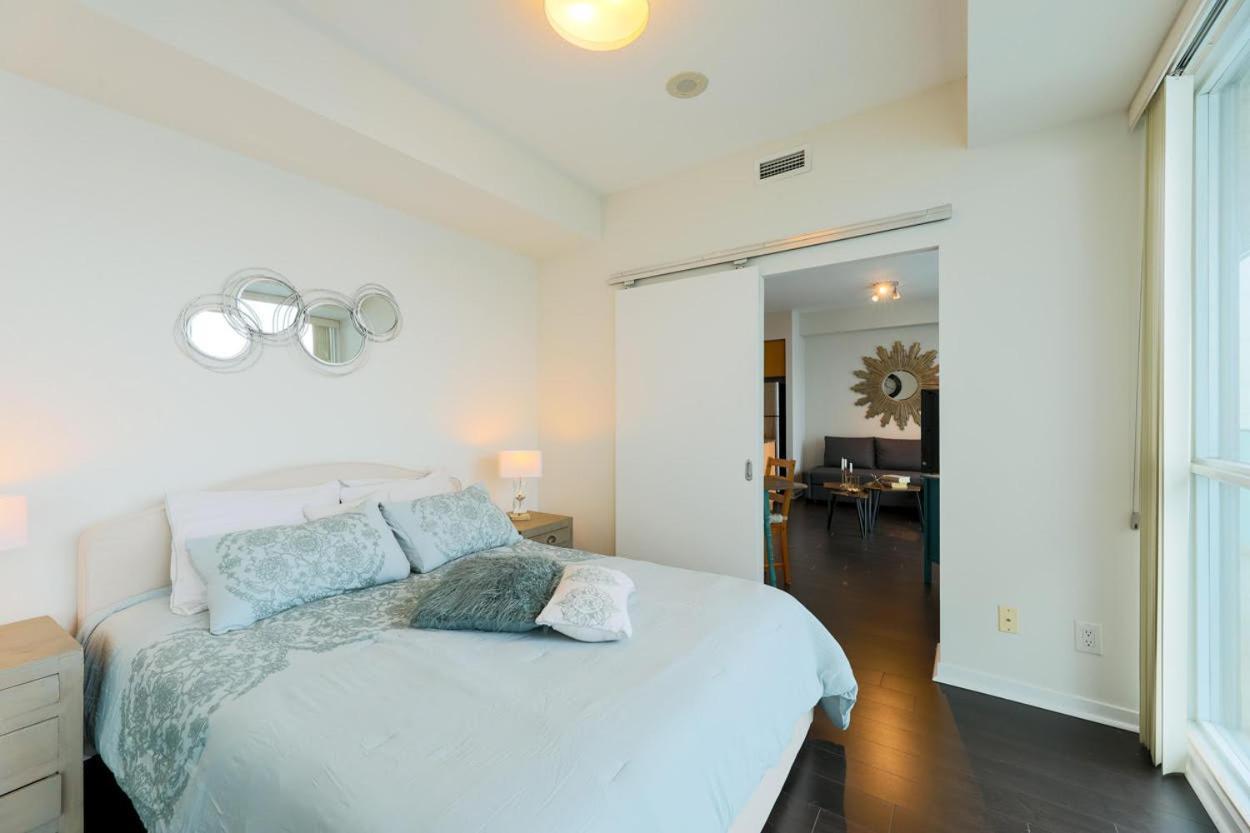 Skyline Elegance Condo Toronto Kültér fotó